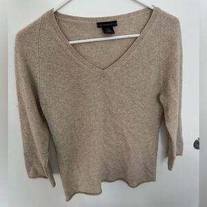 Sofia Cashmere Women's V-Neck Sweater in Beige